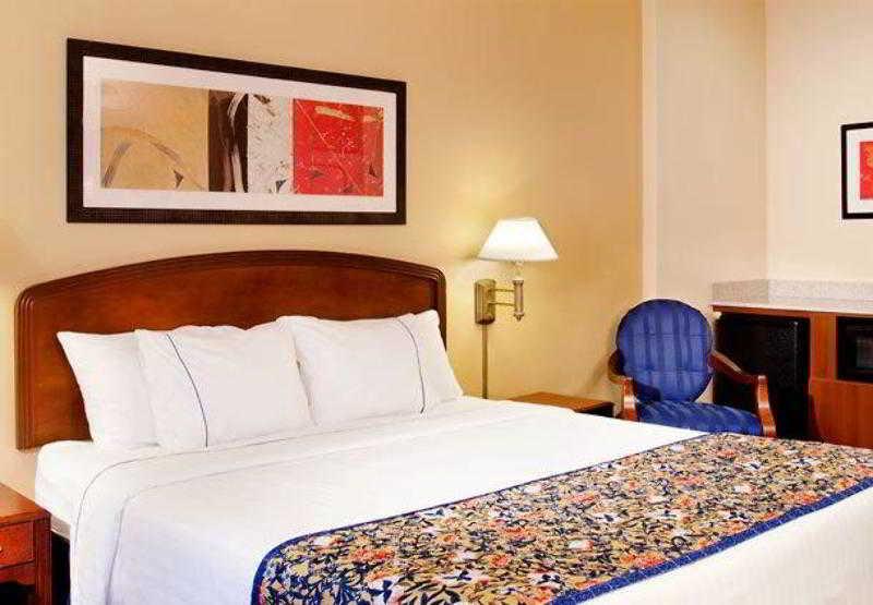 Best Western Plus Elgin - Chicago West Dundee Oda fotoğraf