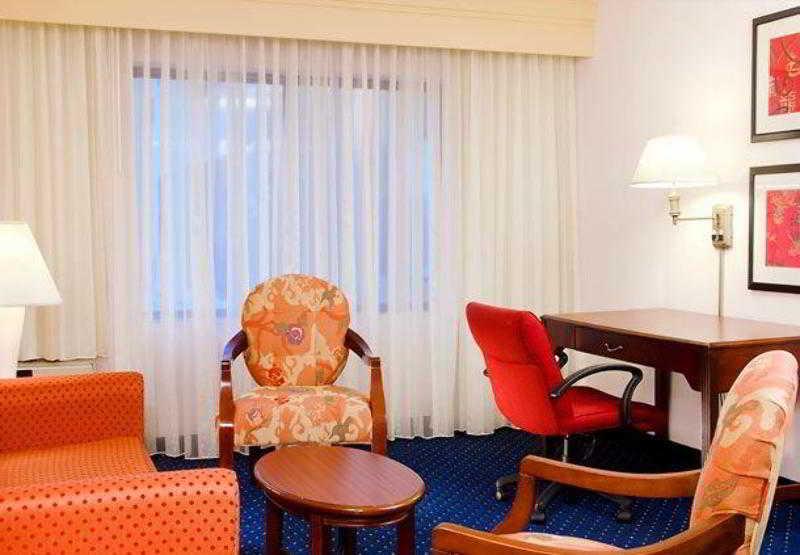 Best Western Plus Elgin - Chicago West Dundee Oda fotoğraf